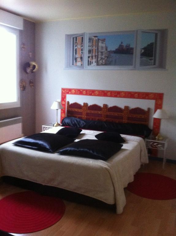 Saint-Denis-de-Pile Chambre D'Hotes Dyrslot B&B 외부 사진